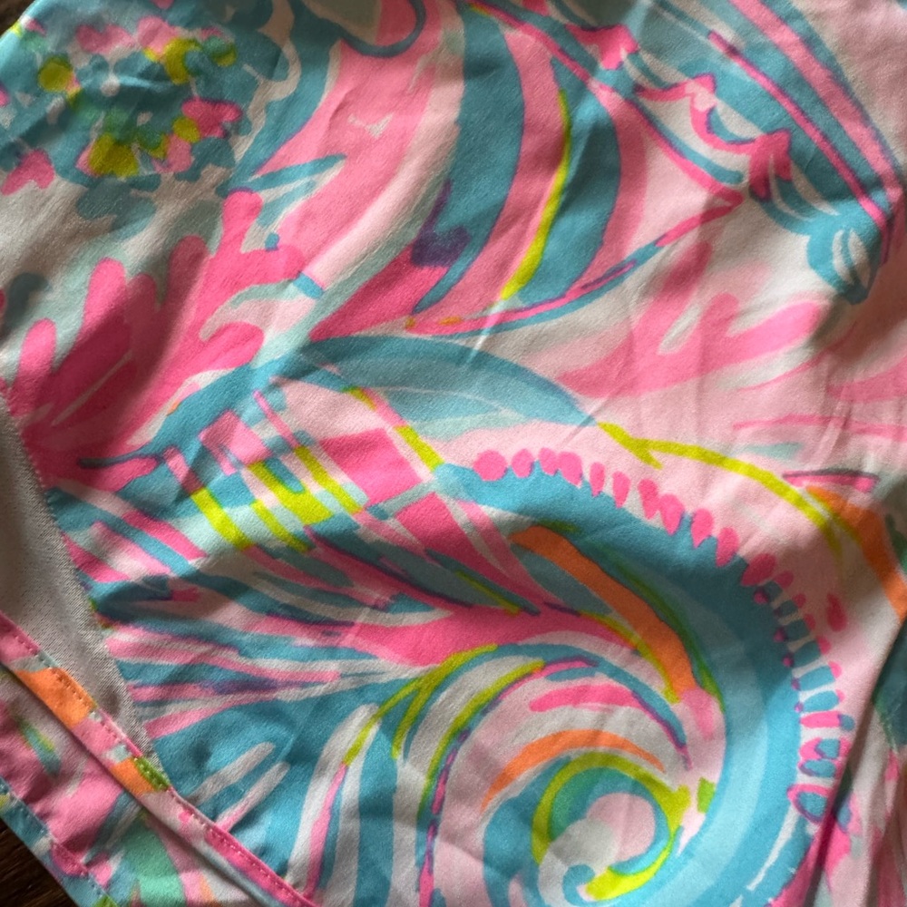 NWOT Lilly Pulitzer Luxletic Ocean Trail Short carnivale coral - Picture 3 of 6